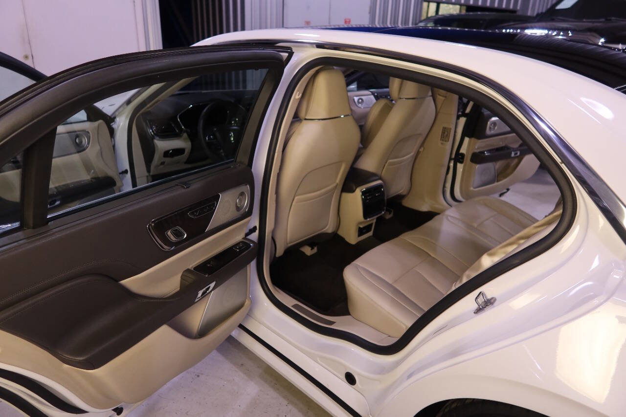 Used 2020 Lincoln Continental Reserve w/ Luxury Package image 16