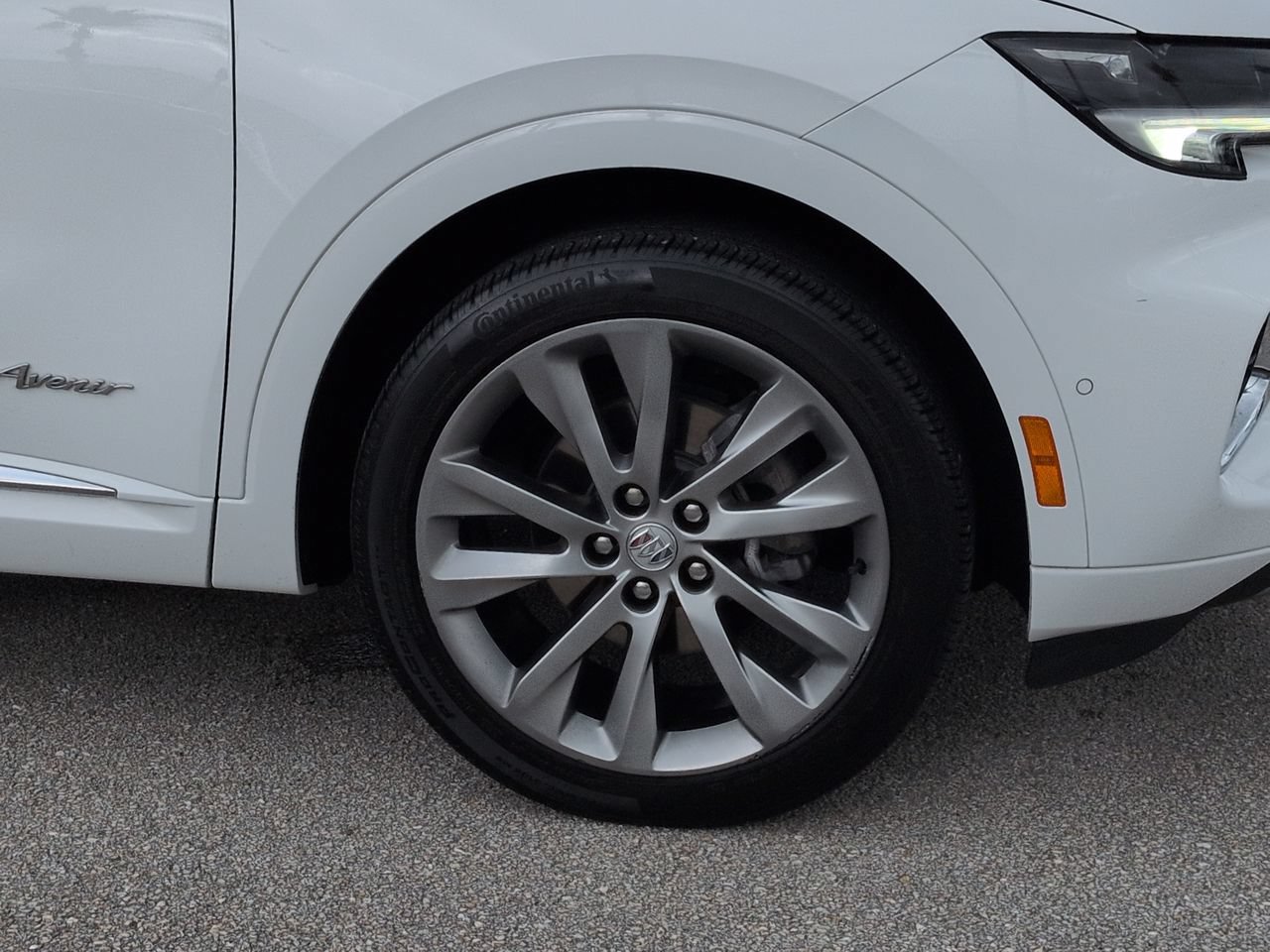 Used 2022 Buick Envision Avenir w/ Technology Package II AWD/4WD image 11