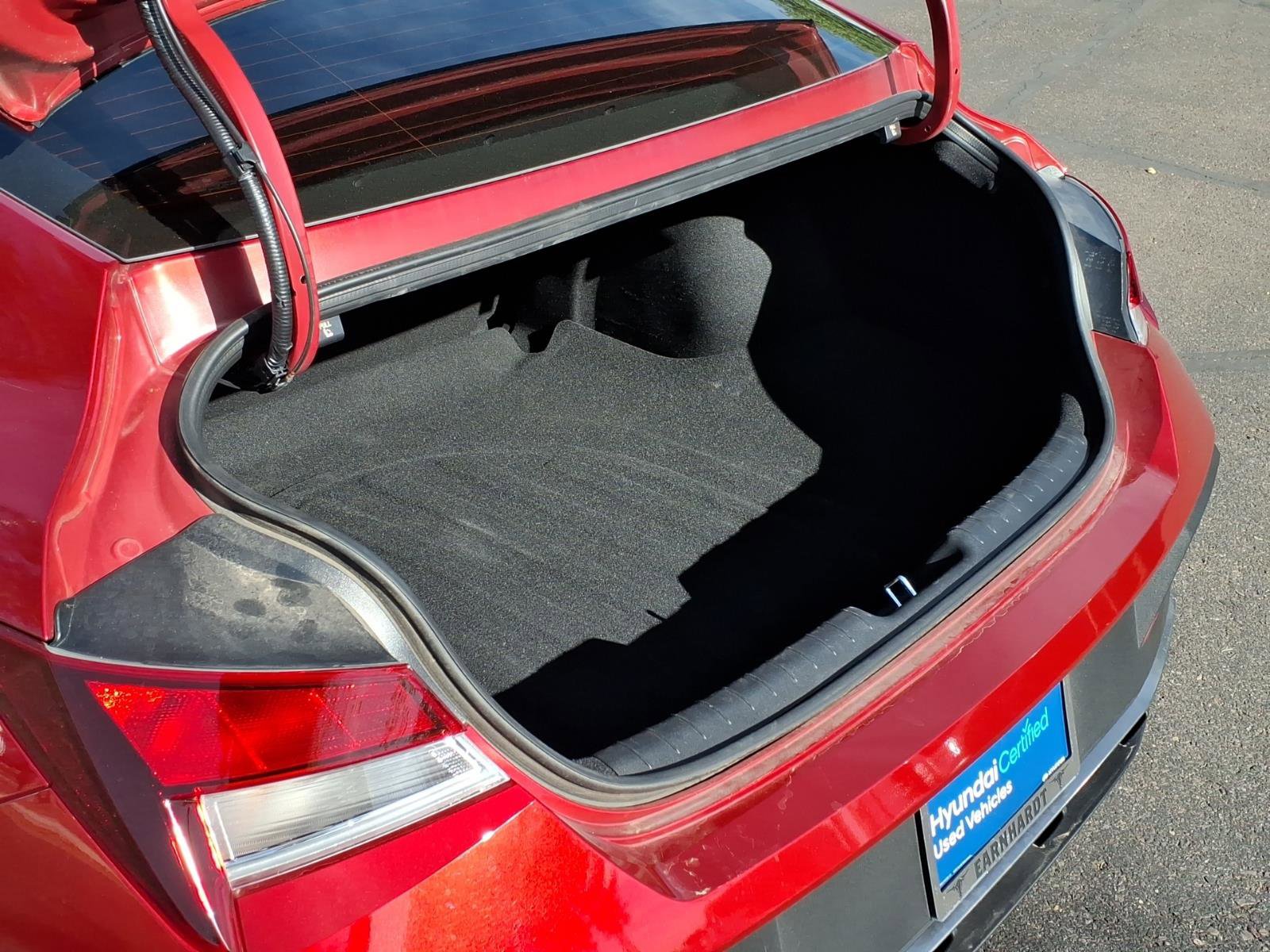 Certified 2025 Hyundai Elantra Sport image 11