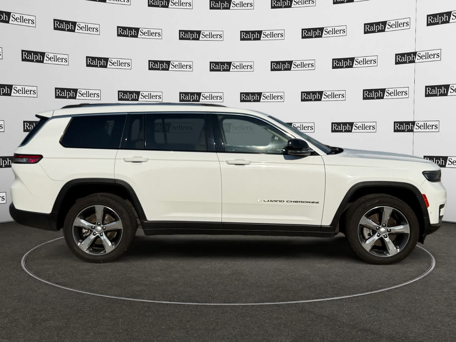 Used 2021 Jeep Grand Cherokee L Limited w/ Luxury Tech Group II AWD/4WD image 7