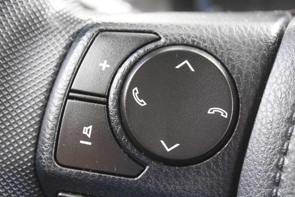 Used 2018 Toyota RAV4 LE FWD image 25