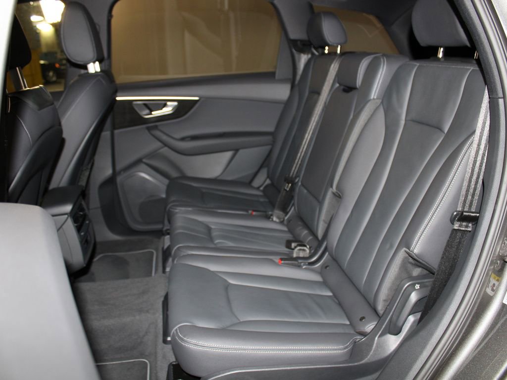 Certified 2025 Audi Q7 2.0T Premium w/ Convenience Package image 20