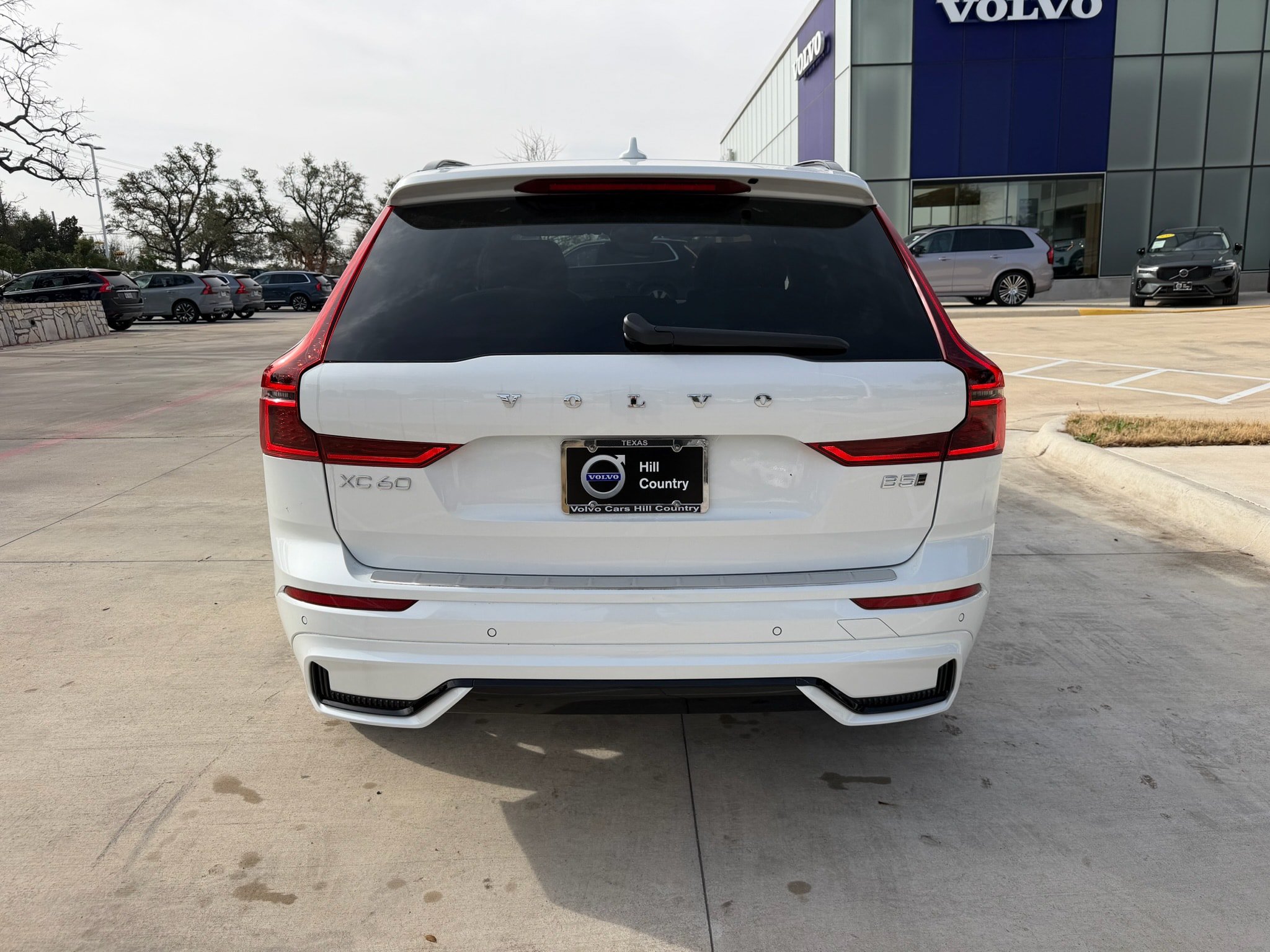 New 2026 Volvo XC60 B5 Plus w/ Protection Package Premier AWD/4WD image 5