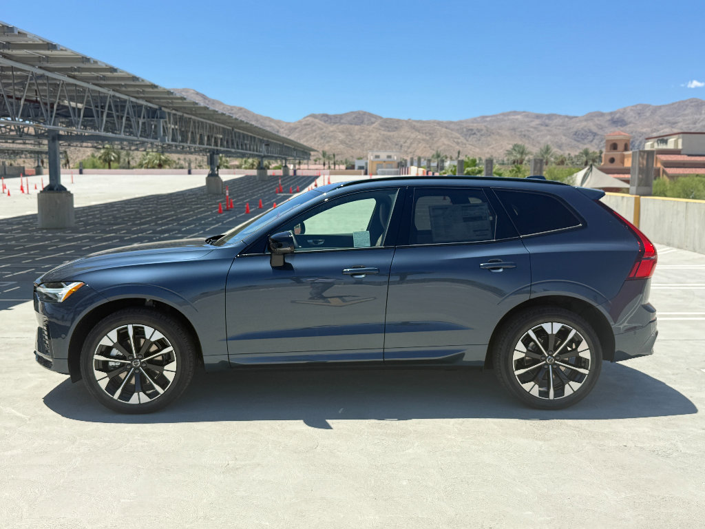 New 2026 Volvo XC60 B5 Plus w/ Climate Package PRO AWD/4WD image 4