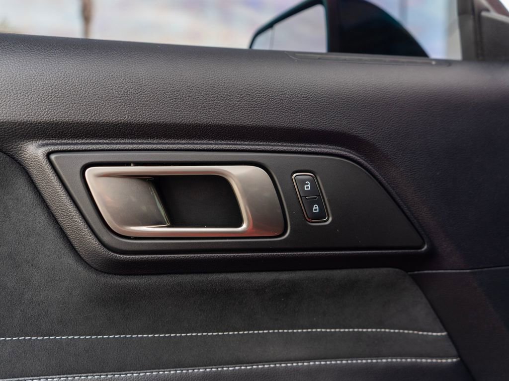 Used 2016 Ford Mustang Shelby GT350 image 28