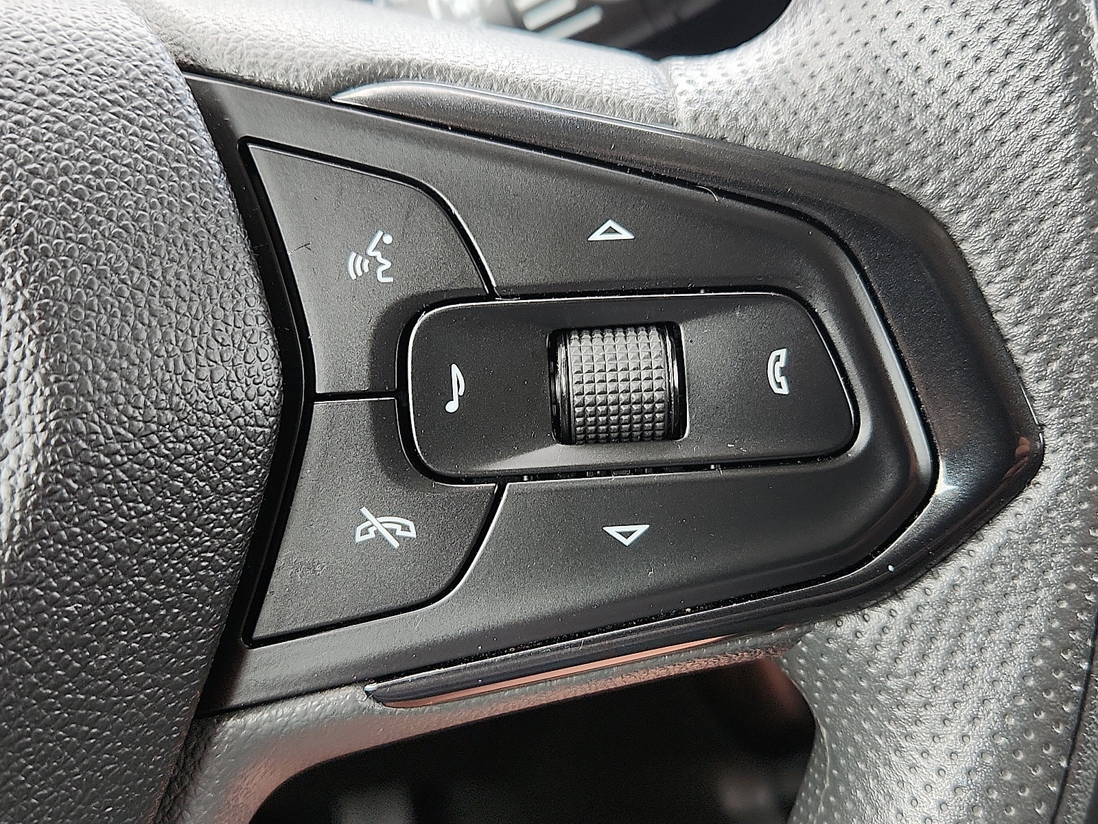 Used 2025 Chevrolet TrailBlazer LT FWD image 18
