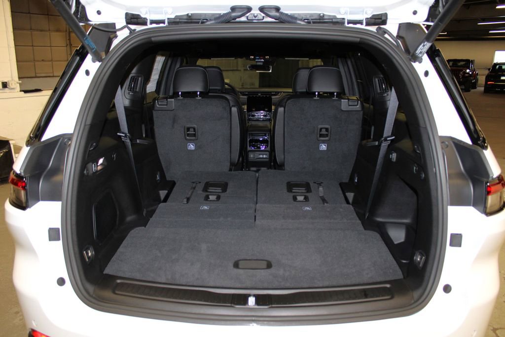 New 2025 Jeep Grand Cherokee L Limited w/ Black Appearance Package image 35