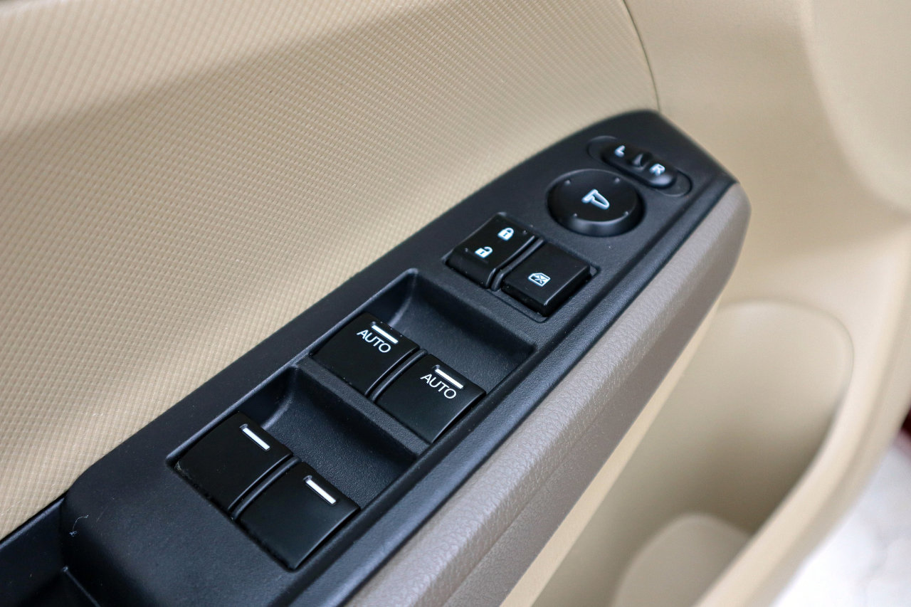 Used 2010 Honda Accord LX-P image 12