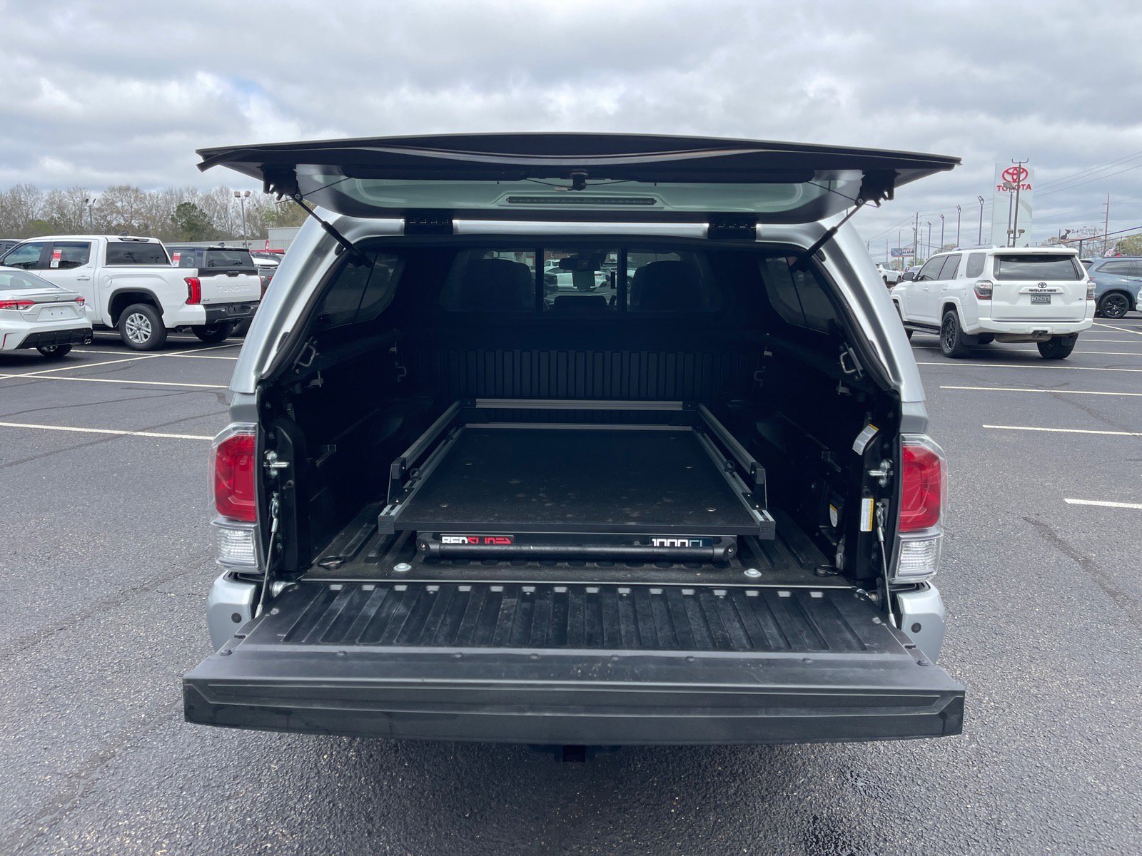 Used 2022 Toyota Tacoma TRD Off-Road w/ Technology Package image 16