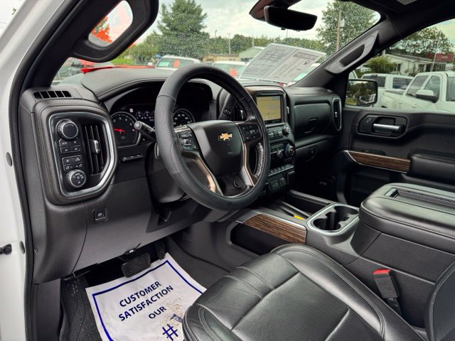 Used 2019 Chevrolet Silverado 1500 High Country w/ Technology Package AWD/4WD image 11