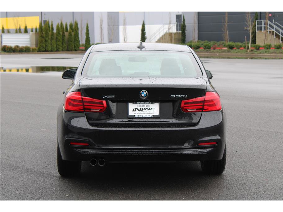 Used 2018 BMW 330i xDrive Sedan image 3