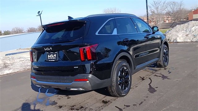 New 2026 Kia Sorento S image 2