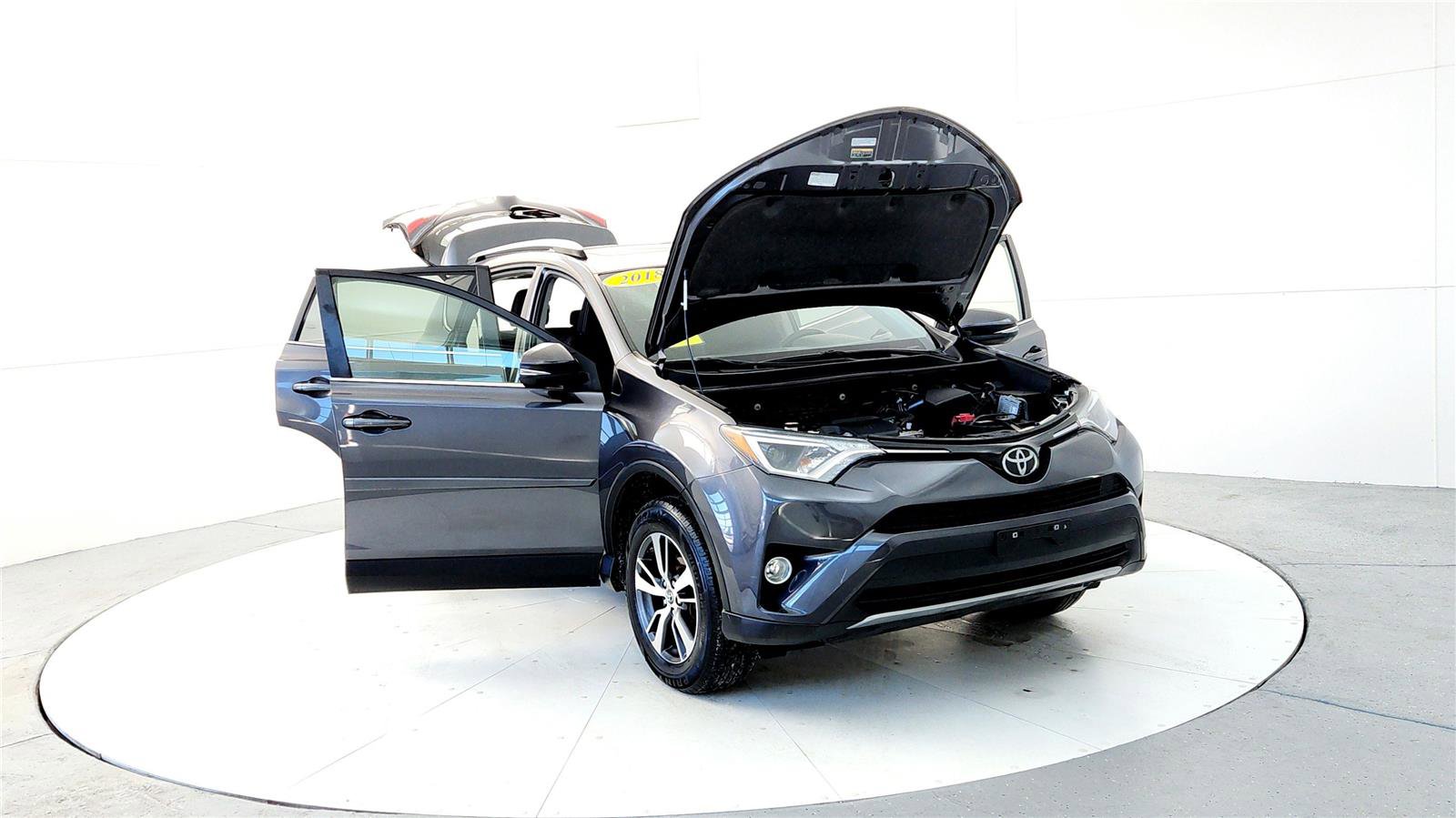 Used 2018 Toyota RAV4 XLE image 9
