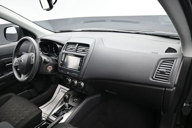Used 2025 Mitsubishi Outlander Sport ES AWD/4WD image 9