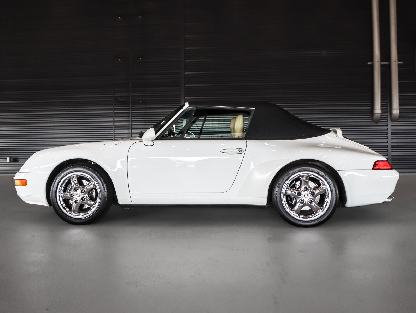 Used 1996 Porsche 911 Cabriolet image 2