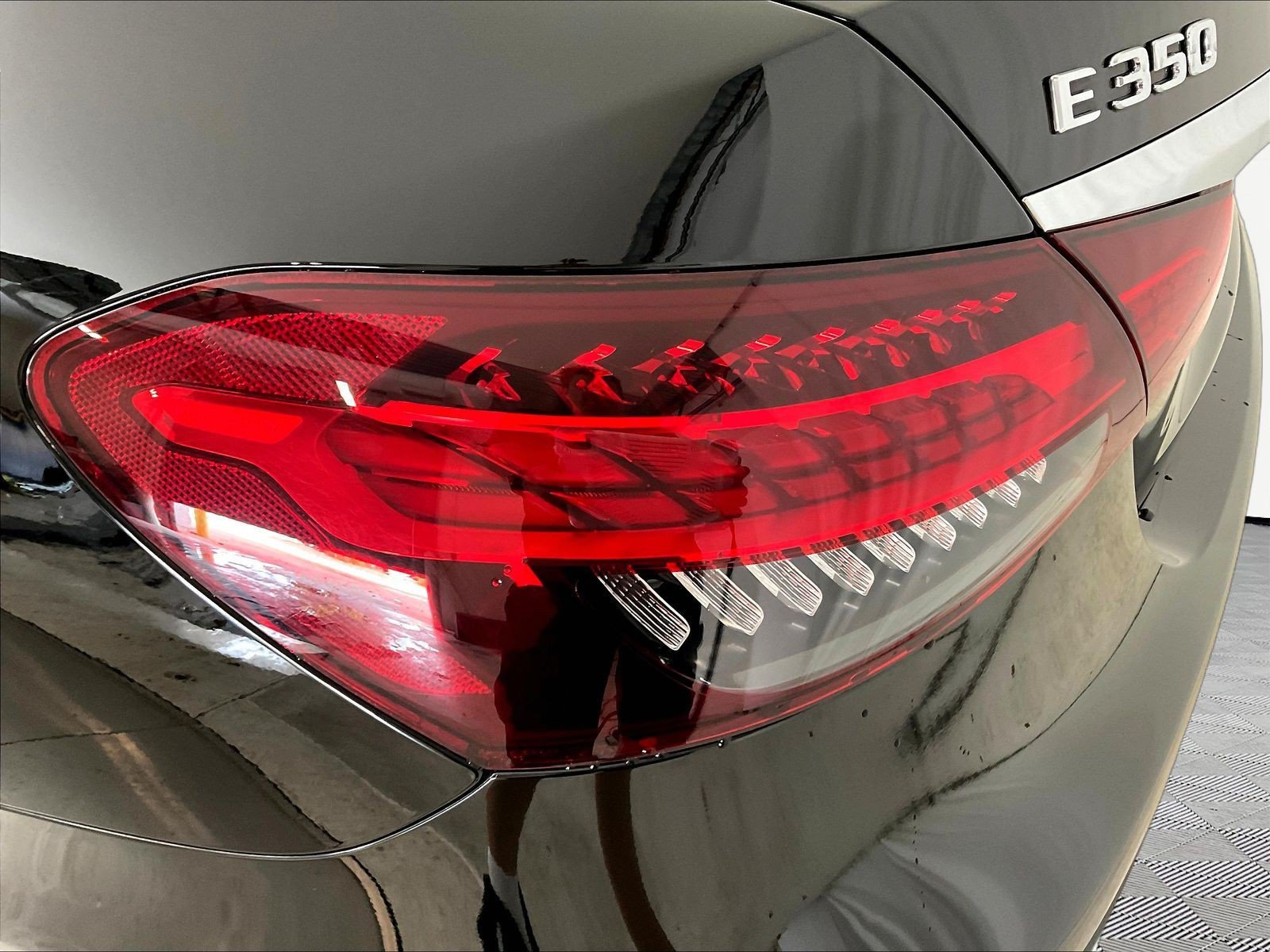 Used 2023 Mercedes-Benz E 350 4MATIC Sedan image 23