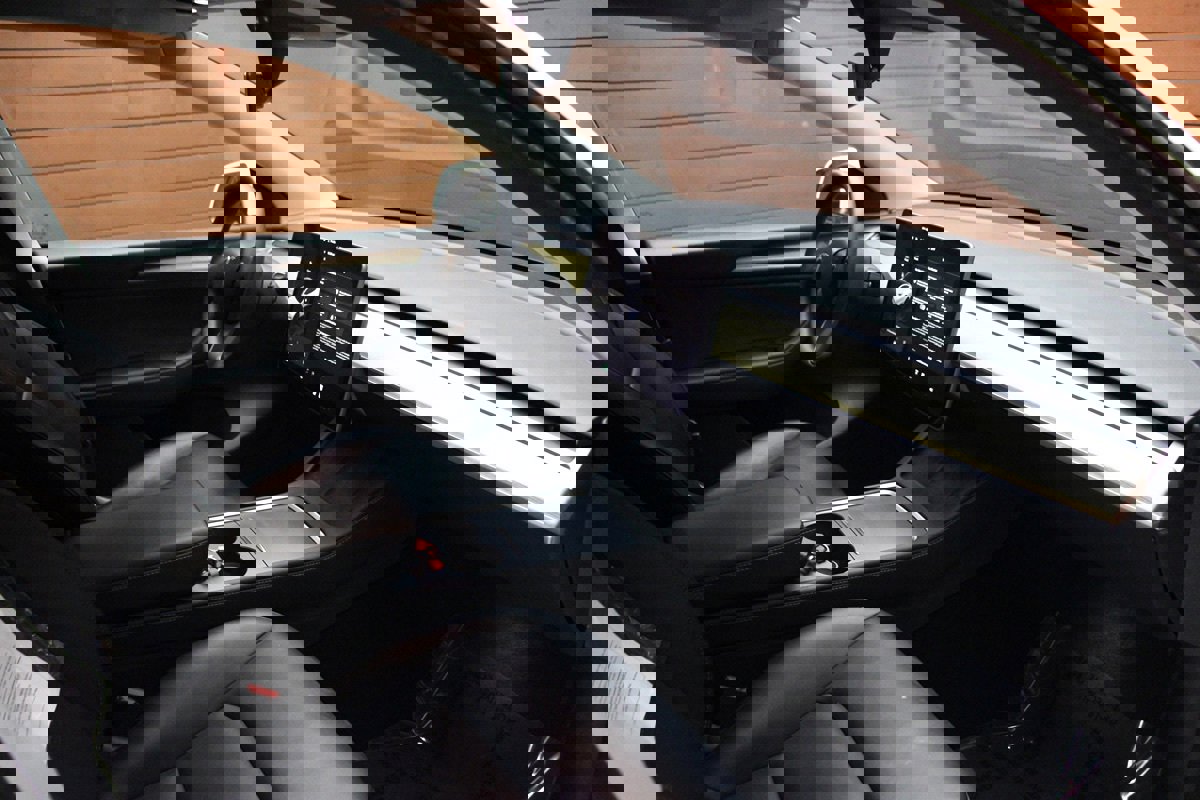 Used 2022 Tesla Model Y Long Range image 43