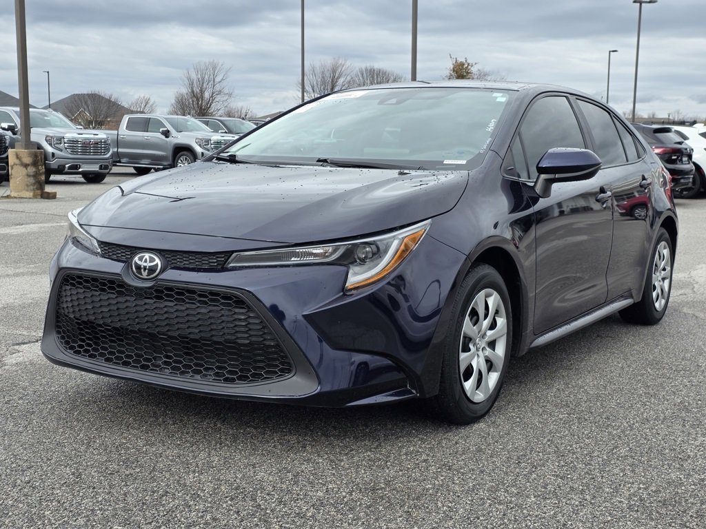 Used 2022 Toyota Corolla LE image 3