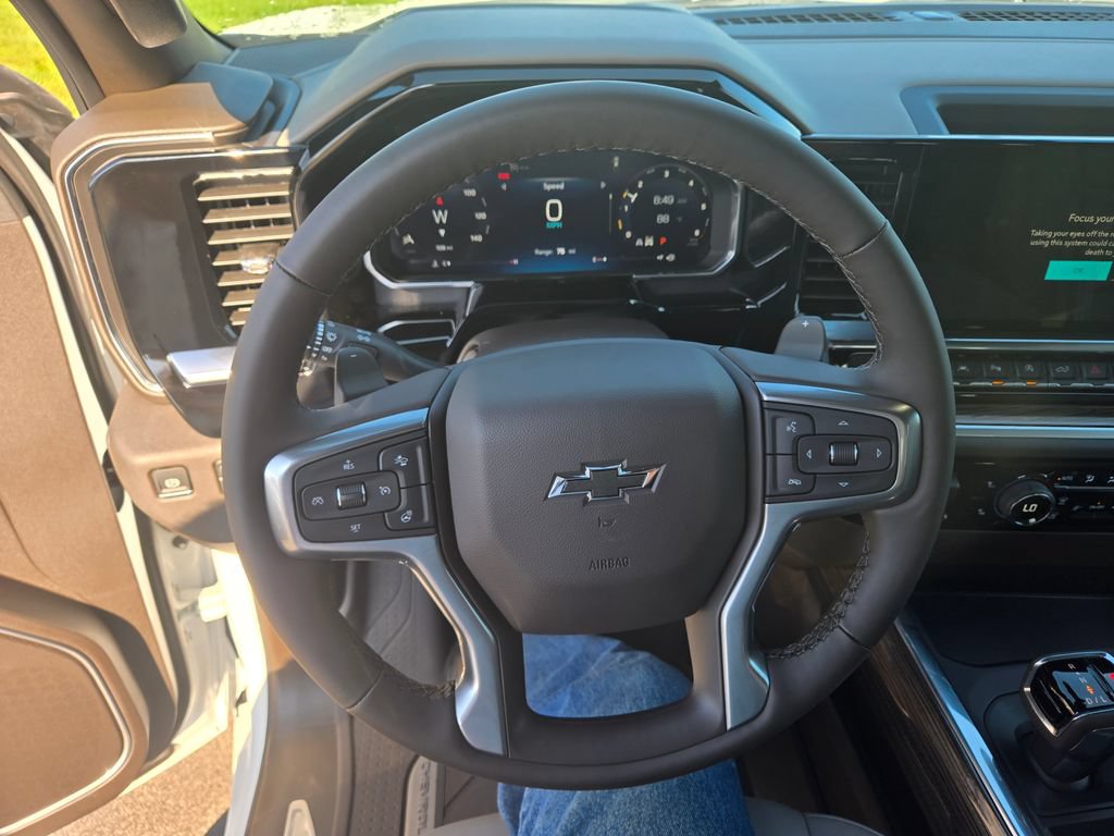 New 2026 Chevrolet Silverado 1500 RST w/ Redline Edition AWD/4WD image 11
