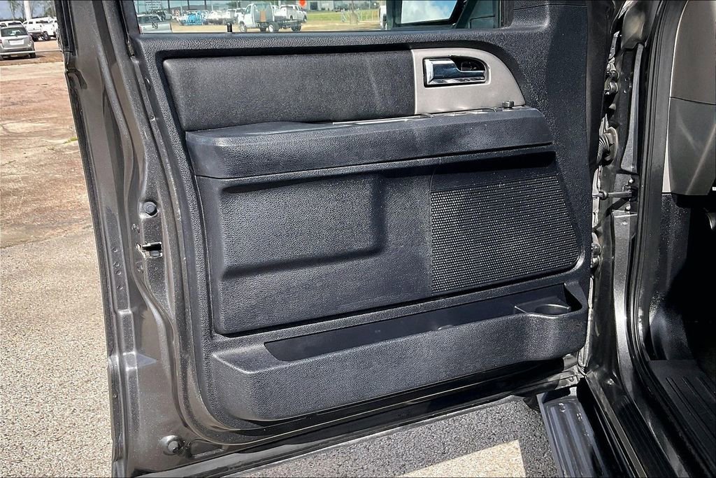 Used 2017 Ford Expedition EL XLT image 17