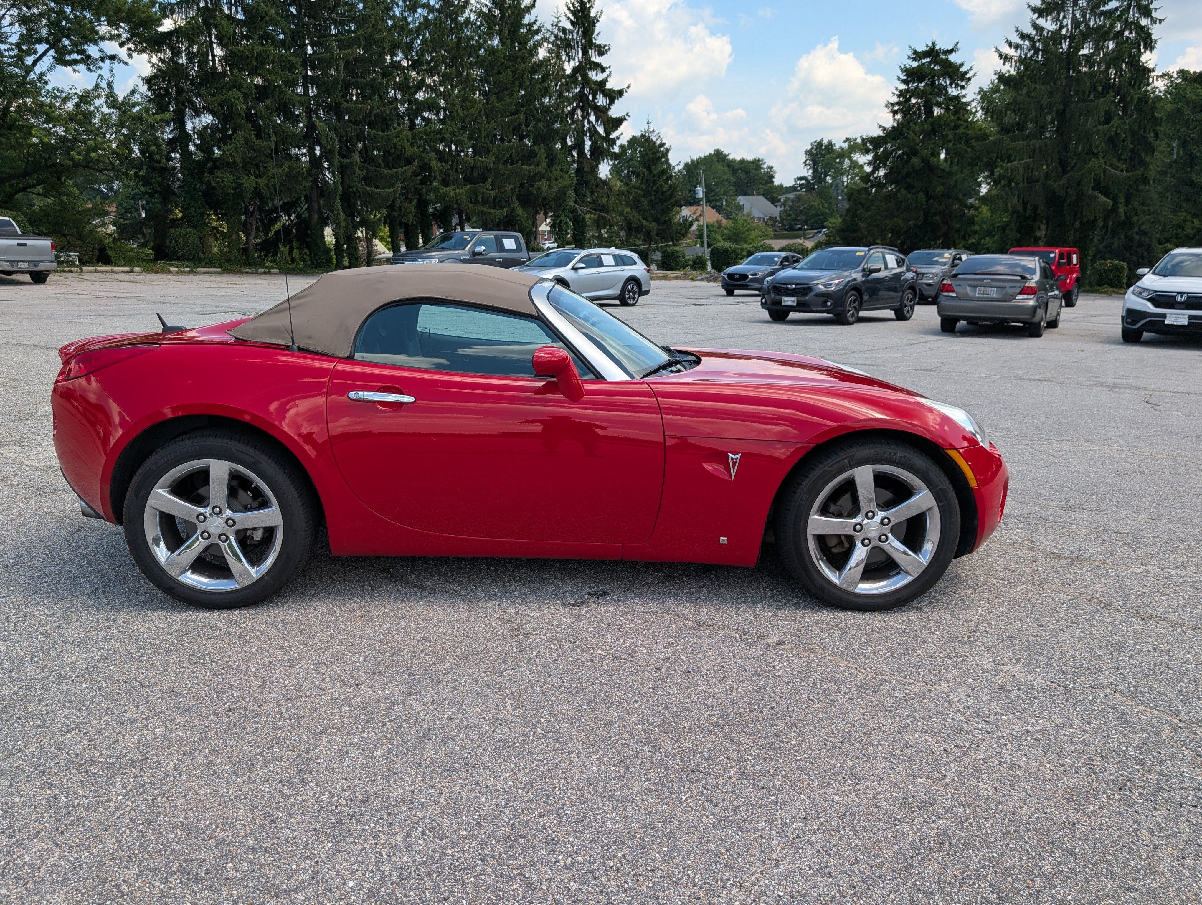 Used 2008 Pontiac Solstice Convertible w/ Preferred Package RWD image 2