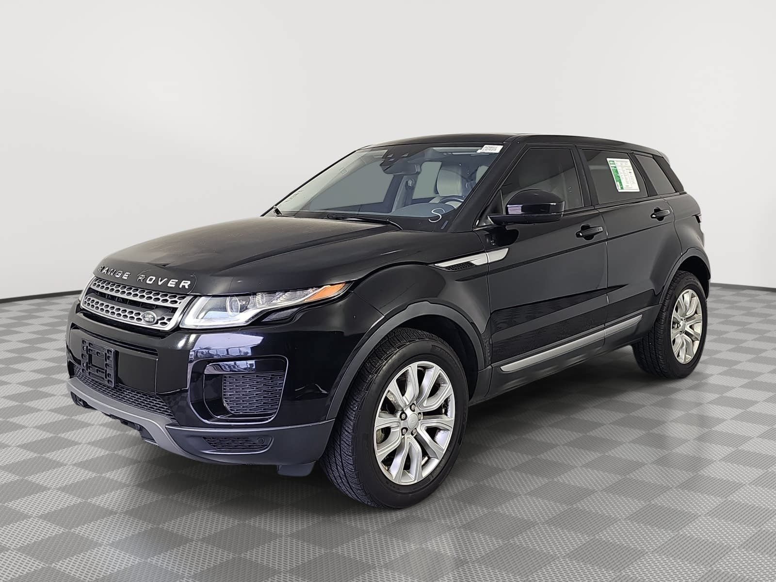 Used 2018 Land Rover Range Rover Evoque SE AWD/4WD image 4