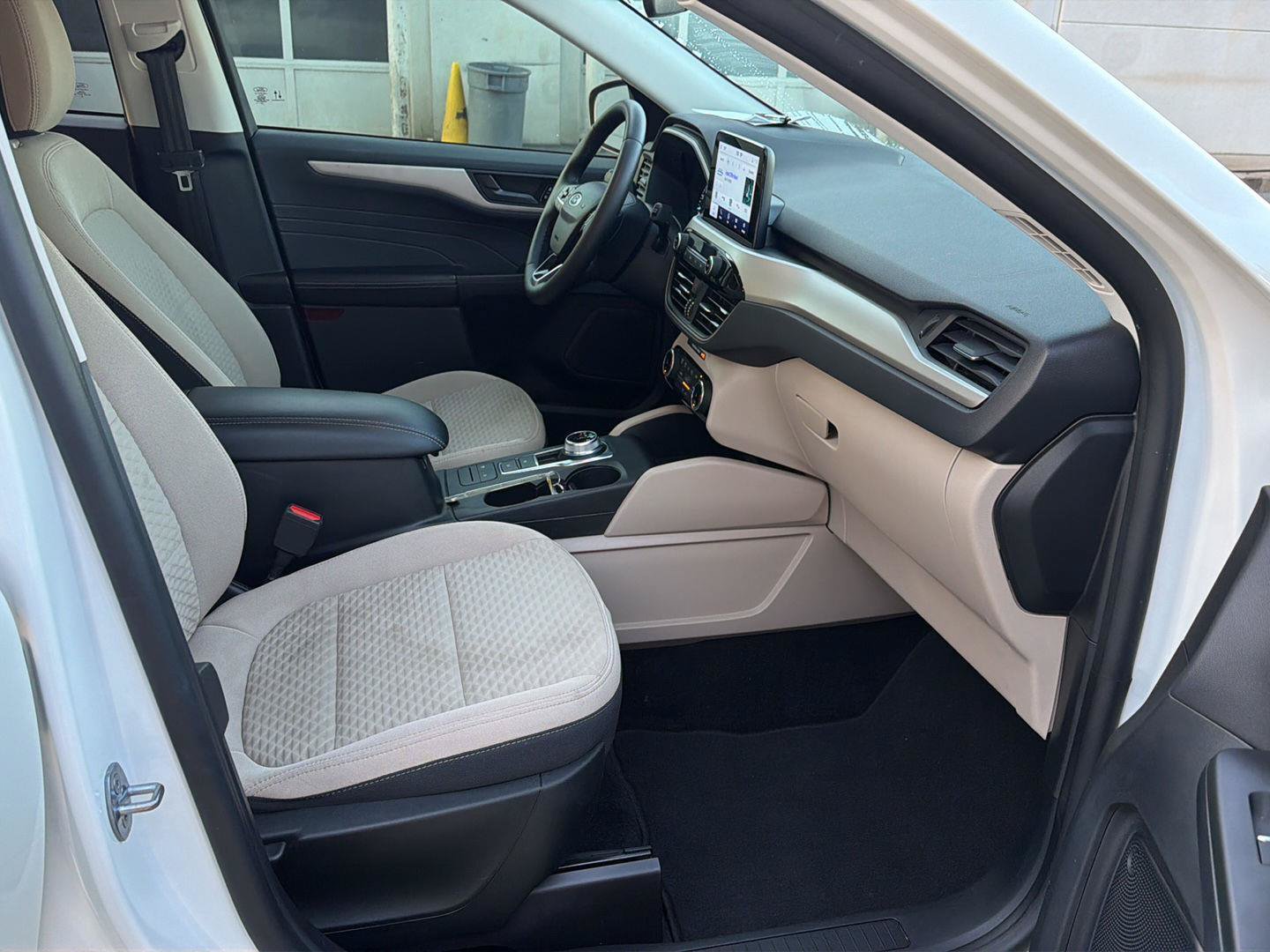 Used 2022 Ford Escape SE w/ SE Sport Appearance Package FWD image 13