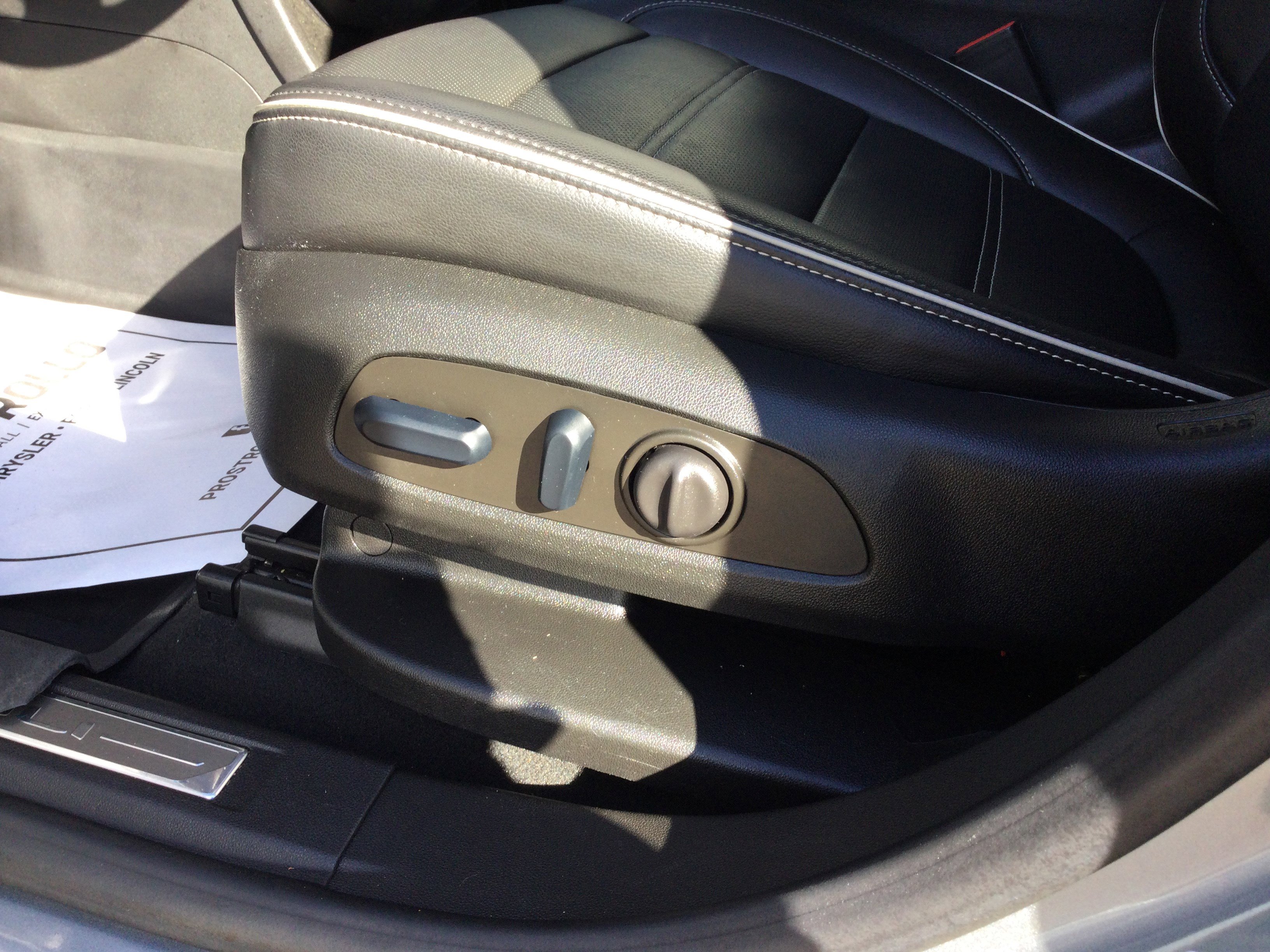 Used 2023 GMC Acadia Denali w/ Denali Ultimate Package image 11