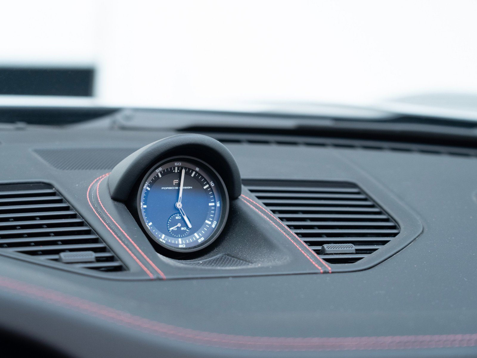 Used 2025 Porsche 911 Turbo image 28