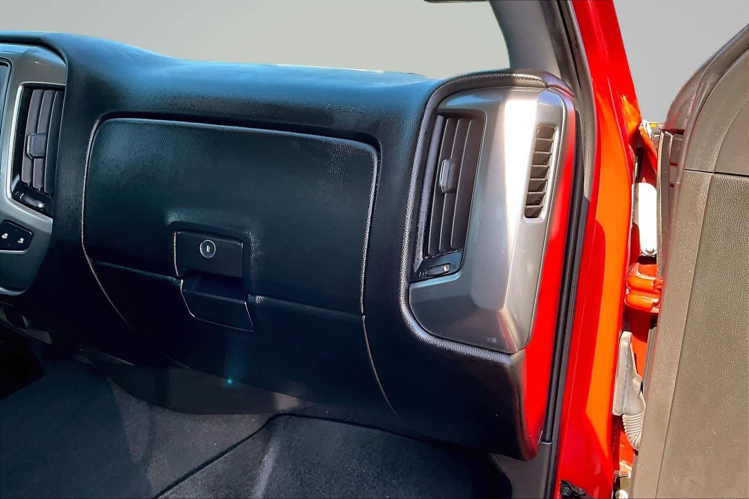 Used 2018 Chevrolet Silverado 1500 LT w/ All Star Edition AWD/4WD image 24