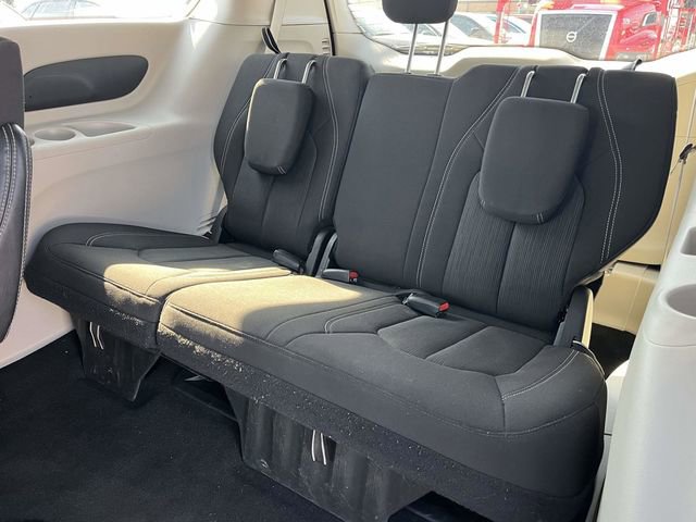 Used 2023 Chrysler Voyager LX image 16