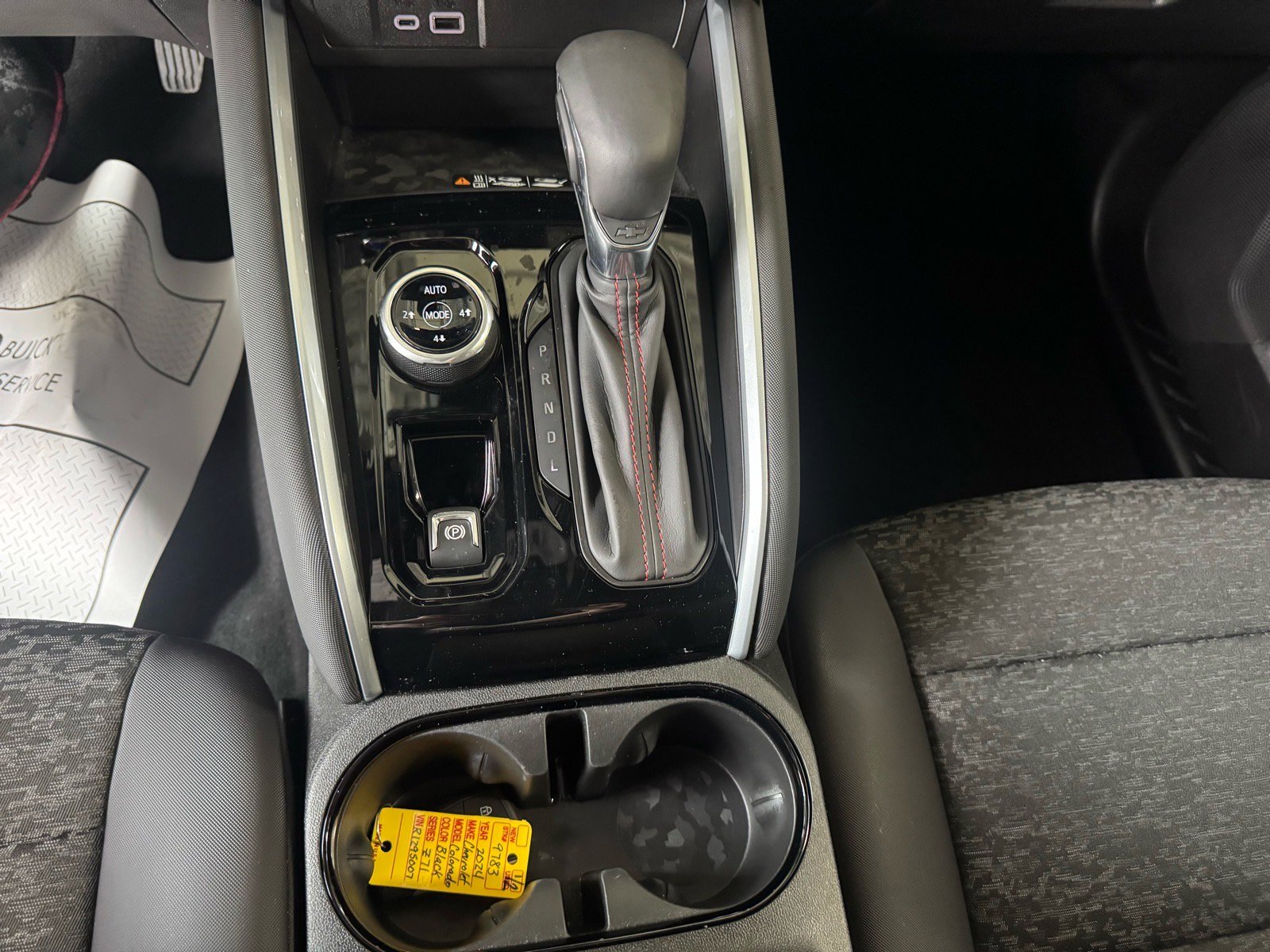 Used 2024 Chevrolet Colorado Z71 w/ Z71 Convenience Package 2 image 17