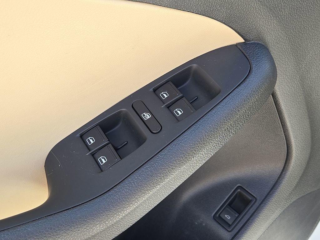 Used 2017 Volkswagen Jetta SE FWD image 21