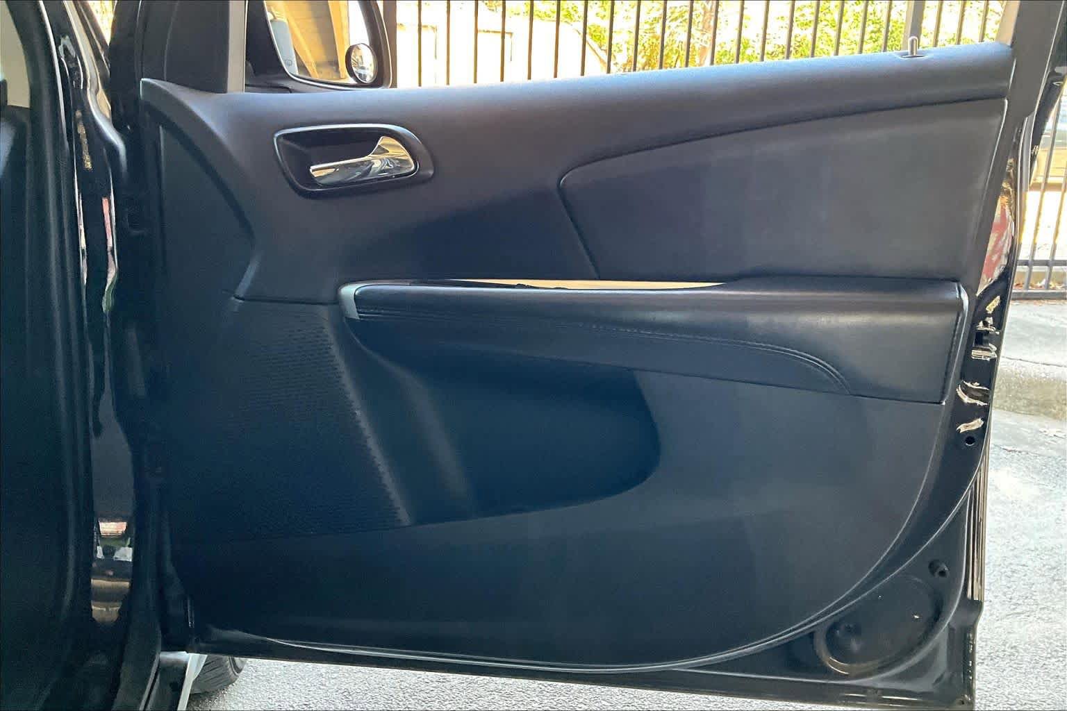 Used 2019 Dodge Journey SE image 22