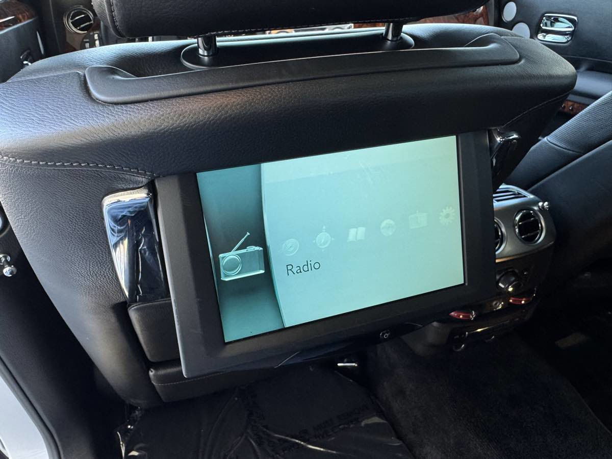 Used 2014 Rolls-Royce Ghost RWD image 21