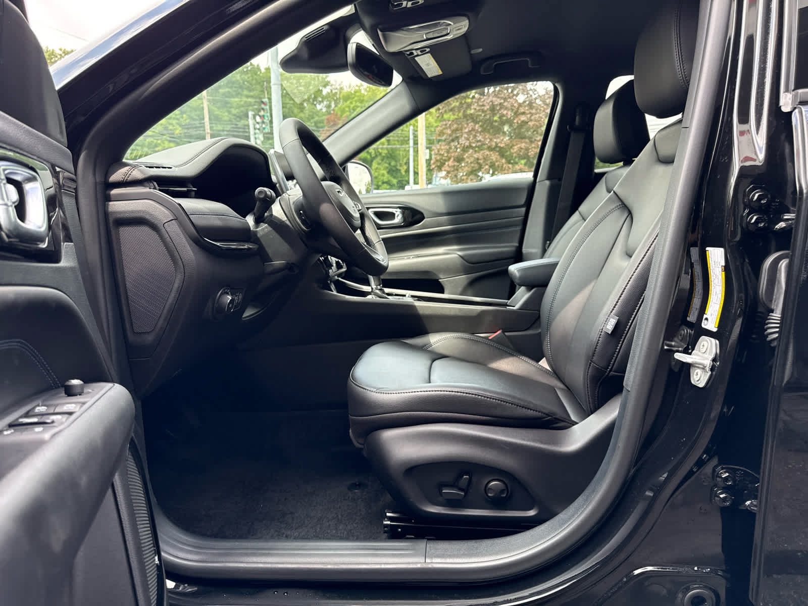 New 2026 Jeep Compass Limited AWD/4WD image 13
