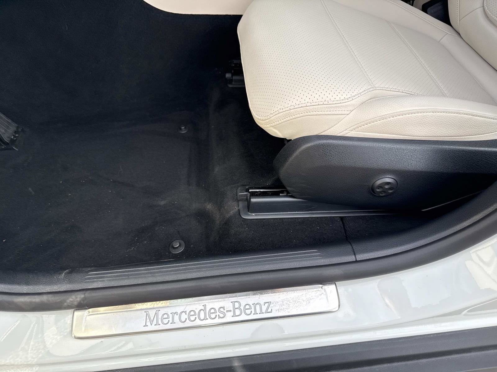 Used 2025 Mercedes-Benz GLC 300 image 21