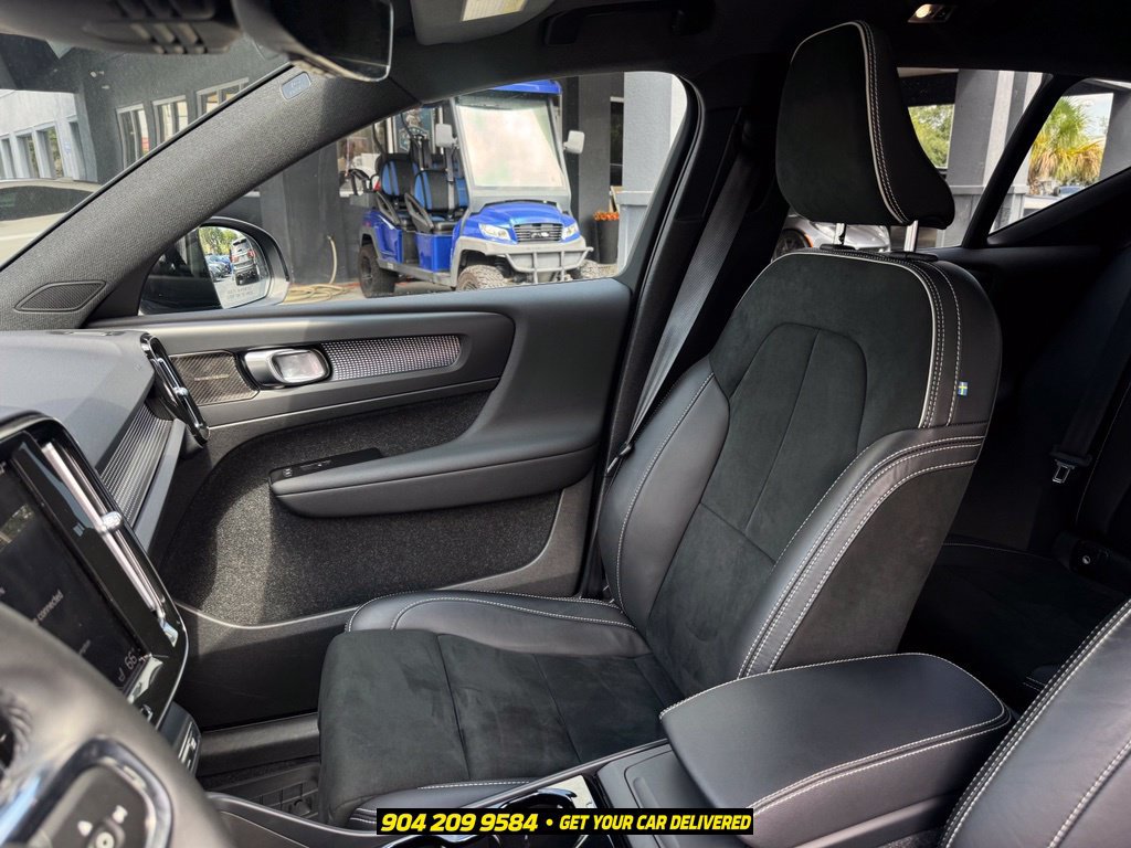 Used 2022 Volvo XC40 T5 R-Design w/ Climate Package AWD/4WD image 25