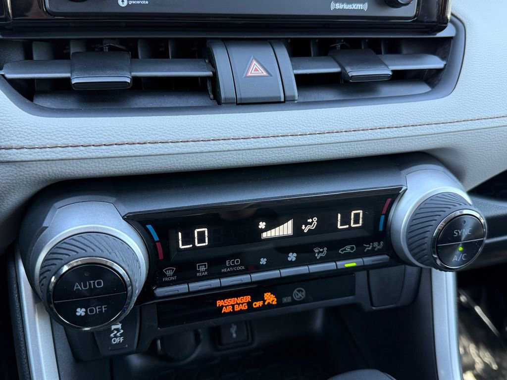 Used 2021 Toyota RAV4 XLE w/ Convenience Package image 16