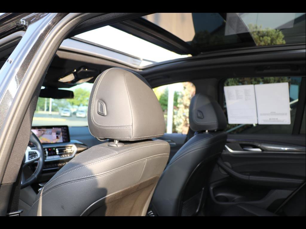 Used 2023 BMW X3 M40i w/ Premium Package image 11