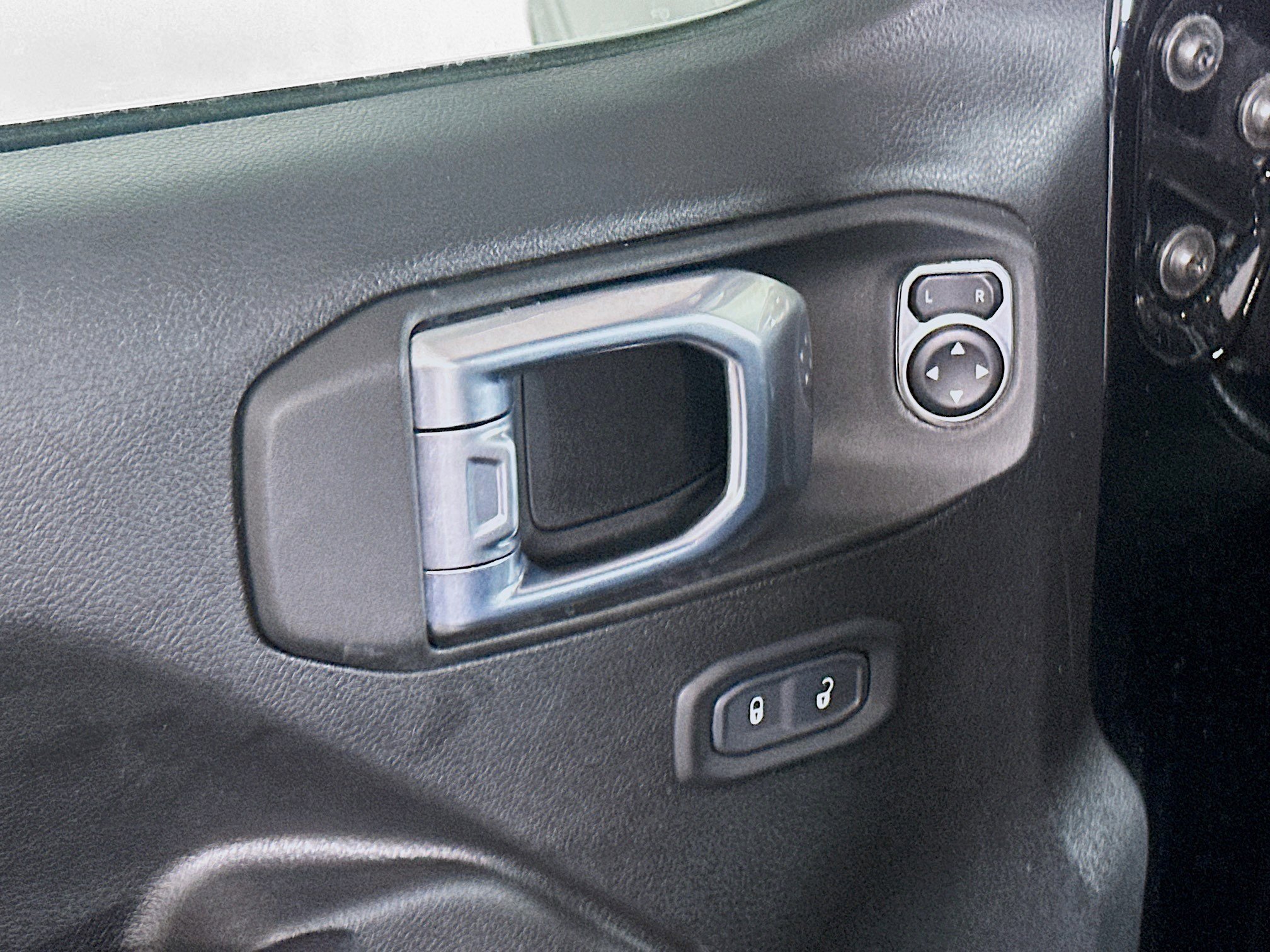 Used 2023 Jeep Wrangler Unlimited w/ Convenience Group image 15