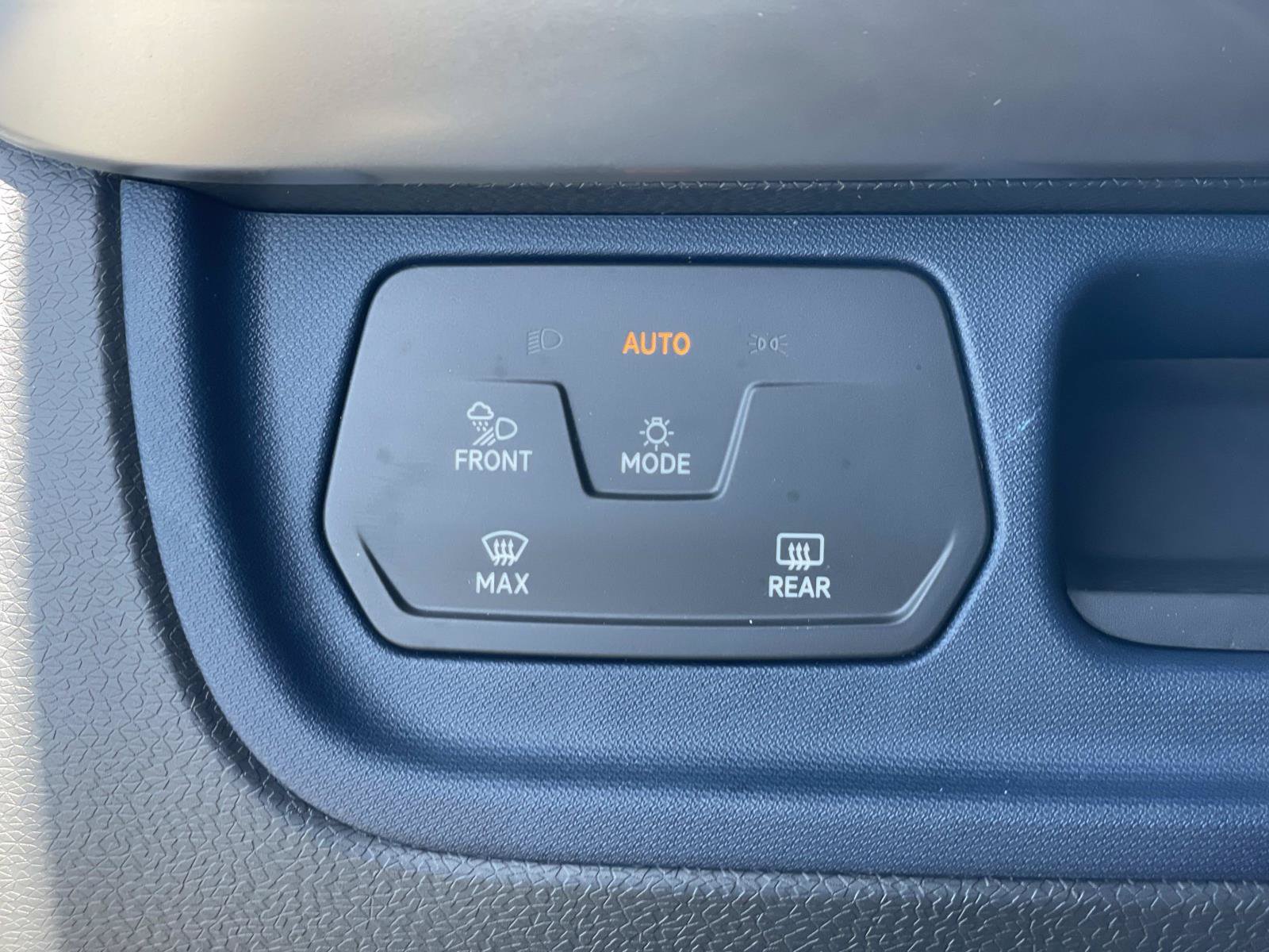 Certified 2025 Volkswagen ID. Buzz Pro S RWD image 19