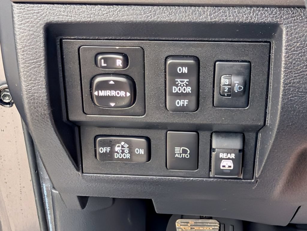 Used 2020 Toyota Tundra SR5 w/ SR5 Upgrade Package AWD/4WD image 22