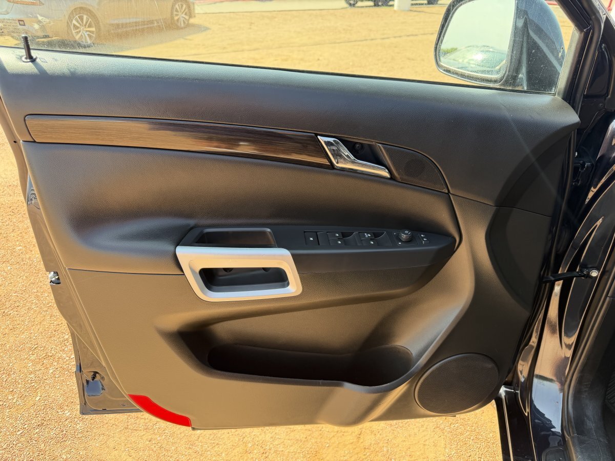 Used 2015 Chevrolet Captiva Sport LT w/ Convenience Package FWD image 9