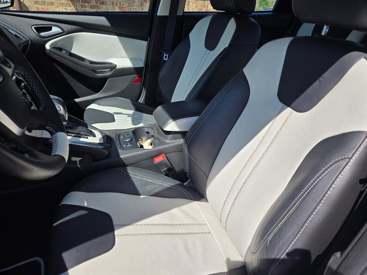 Used 2013 Ford Focus Titanium FWD image 21