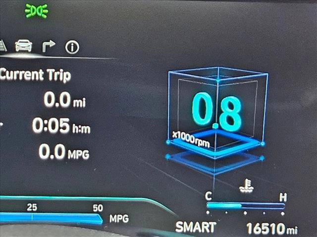 Certified 2025 Hyundai Elantra SEL FWD image 10