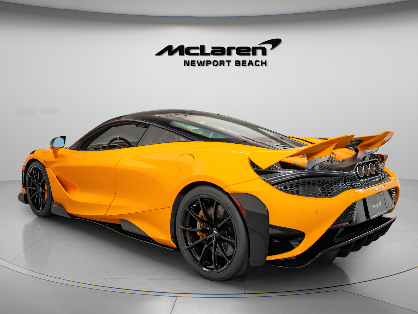 Used 2021 McLaren 765LT RWD image 4