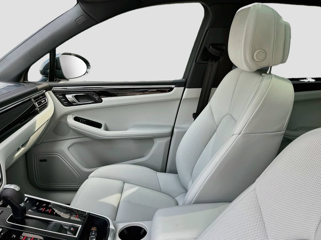 New 2026 Porsche Macan AWD/4WD image 26