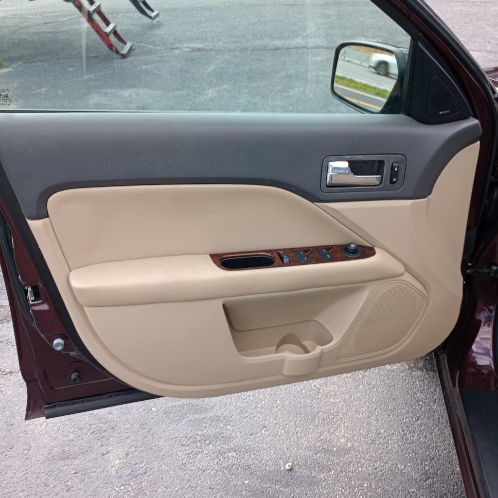 Used 2011 Ford Fusion SEL w/ 302A Rapid Spec Order Code FWD image 11