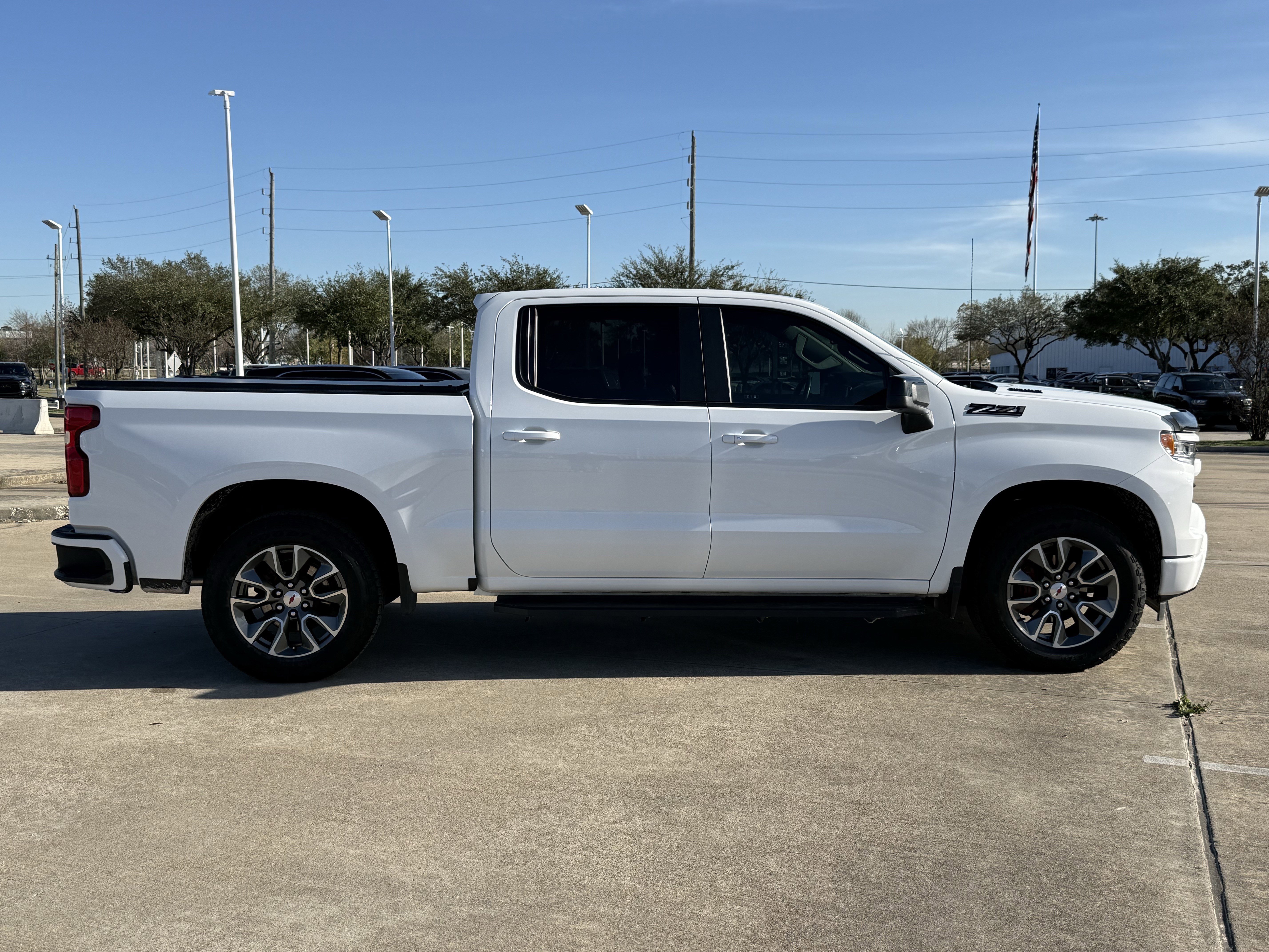 Used 2025 Chevrolet Silverado 1500 RST image 3